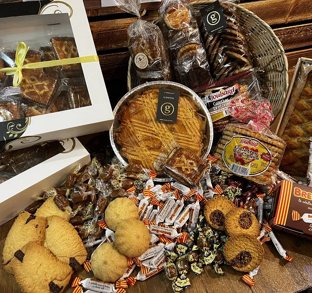 Assortiment gourmand de gâteaux bretons, galettes, caramels et chocolats à Toulouse en Haute-Garonne 31