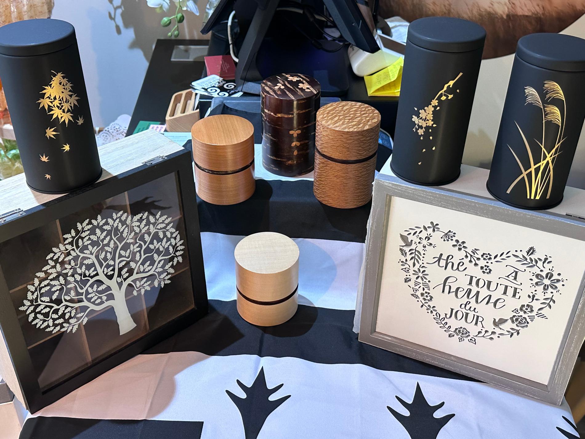 Bo&icirc;tes &agrave; th&eacute;s